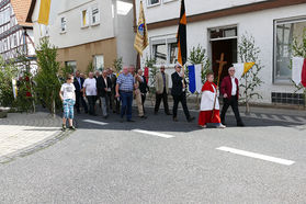 Fronleichnamsprozession durch die Straßen von Naumburg (Foto: Karl-Franz Thiede)